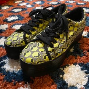 Jeffery Campbell Alien Creepers
